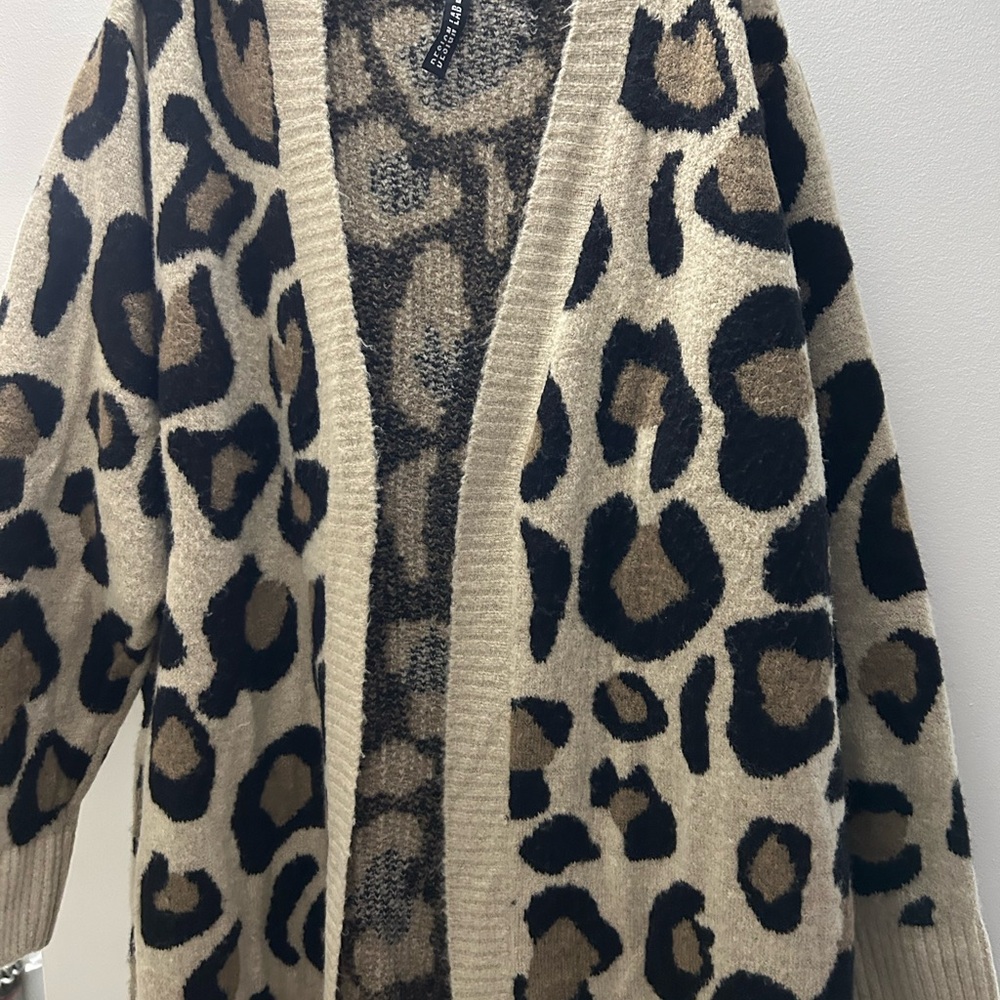 Design Lab Lord & Taylor Cream and Black Leopard Print Cardigan